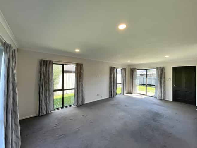 58 Sunstone Crescent, Brown Owl