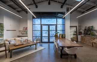 CONTEMPORARY CHARACTER - MOVE IN AND PRESS GO
