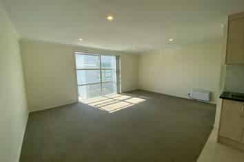 LOFT/45 Hollowout Street, Takanini