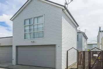 LOFT/45 Hollowout Street, Takanini