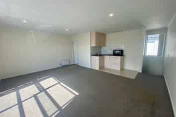 LOFT/45 Hollowout Street, Takanini
