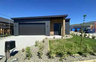 9 Tussock Way , Cromwell