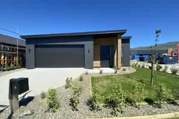 9 Tussock Way , Cromwell