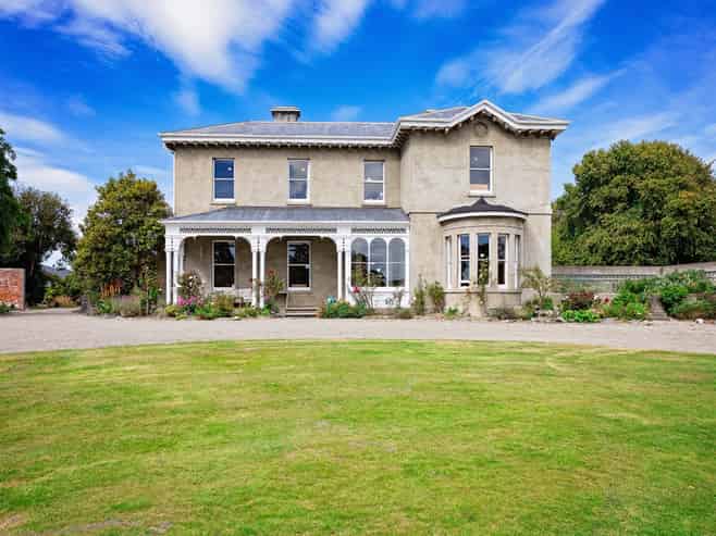 102 Albert Street, Gladstone