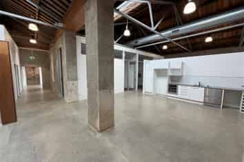 STANDALONE MEDICAL OR OFFICE | 13 PARKS