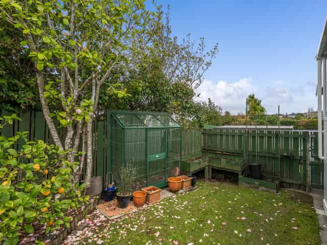 2/12 Piccadilly Place, Kohimarama