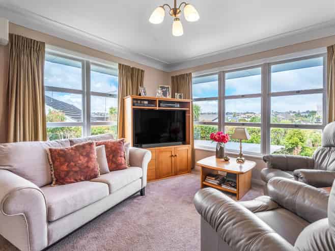 2/12 Piccadilly Place, Kohimarama