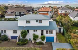 2/12 Piccadilly Place, Kohimarama