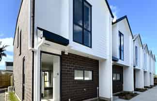 2/39 Omana Road, Papatoetoe