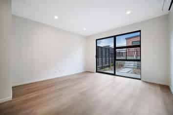18 Hoopers Rd, Glen Eden