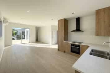 B/21 Geneva Place, Blockhouse Bay