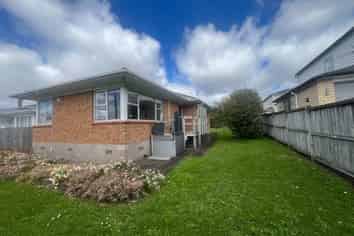 21 Woodford Avenue, Henderson