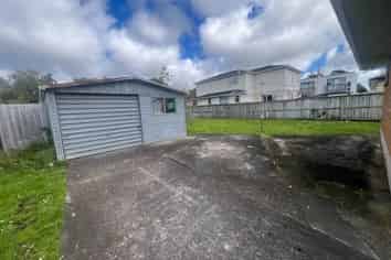 21 Woodford Avenue, Henderson