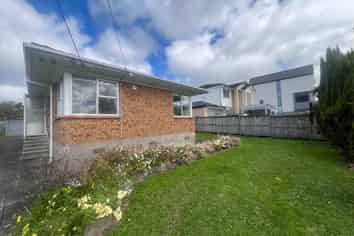 21 Woodford Avenue, Henderson