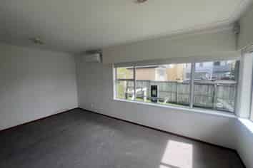 21 Woodford Avenue, Henderson