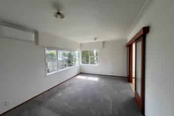 21 Woodford Avenue, Henderson