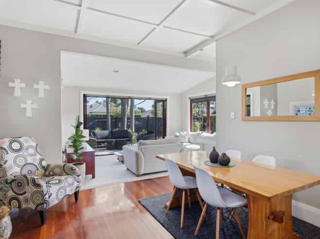 18 Alberta Street, Point Chevalier