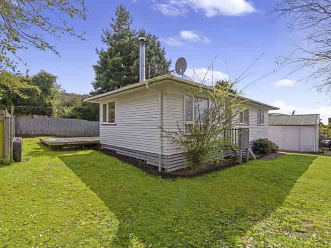 15  Ross Road , Western Heights