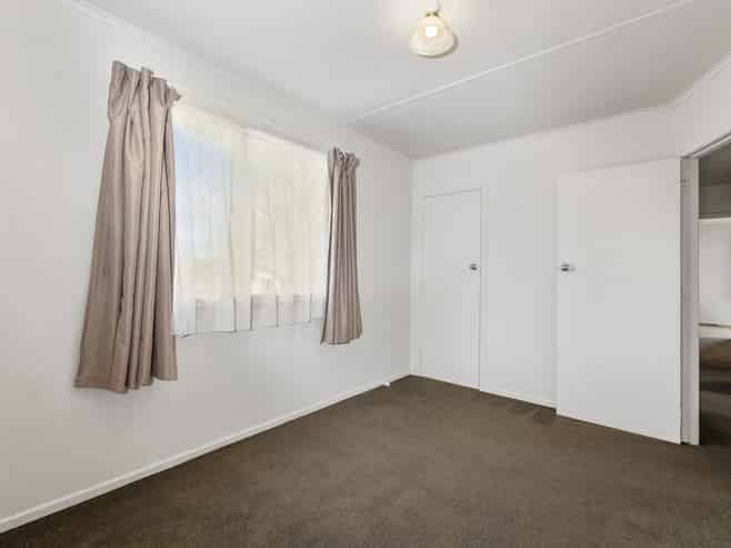 15  Ross Road , Western Heights