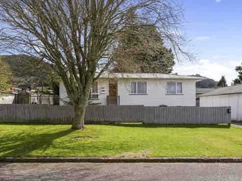 15  Ross Road , Western Heights