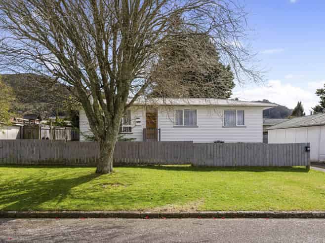 15  Ross Road , Western Heights