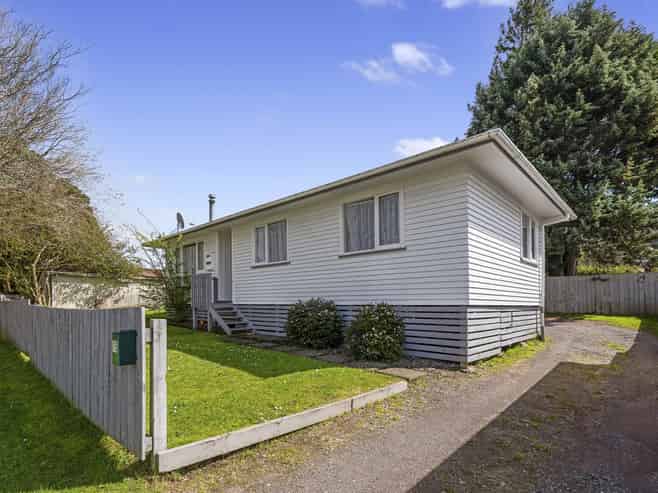 15  Ross Road , Western Heights