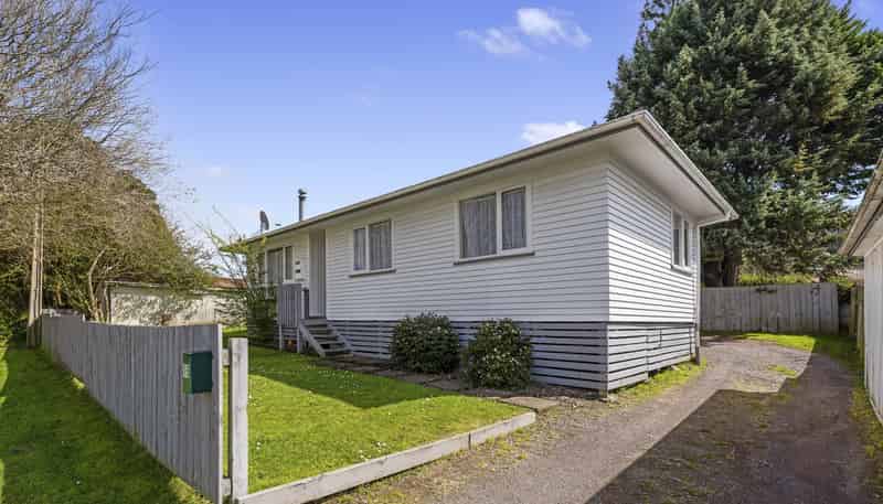 15  Ross Road , Western Heights