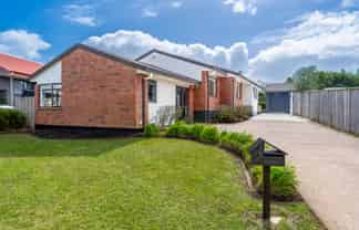 7 Pinewood Grove, Botany Downs