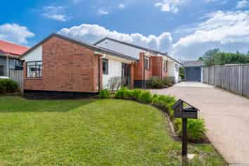 7 Pinewood Grove, Botany Downs