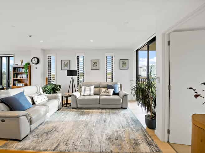 203/45 Hudson Bay Road, Hobsonville