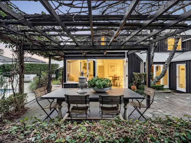 8 Loch Street, Remuera