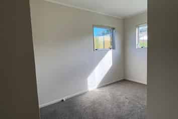 9a Greers Road, Weymouth