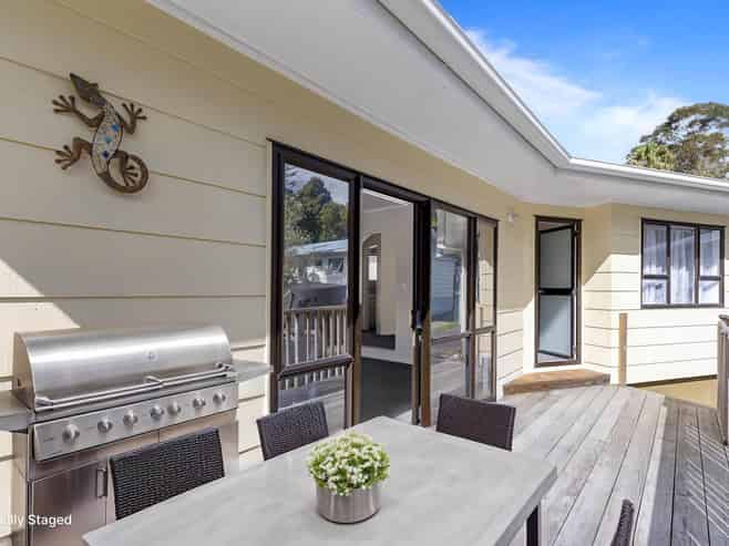 77 Gledstane Road, Stanmore Bay