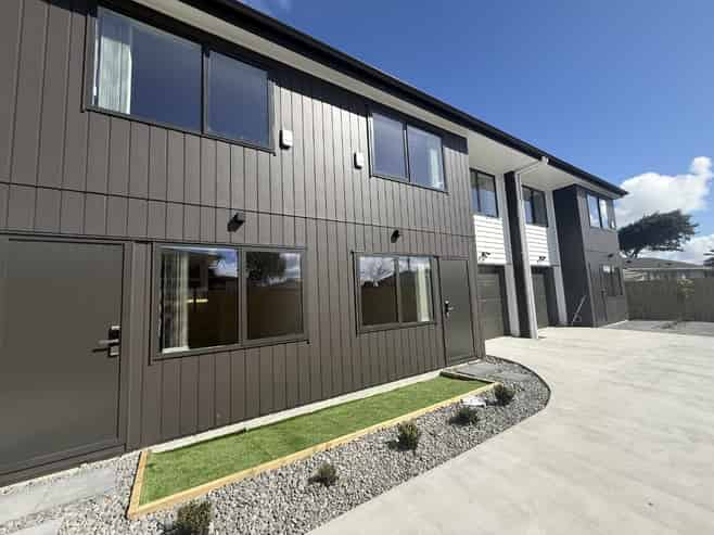 8C Primrose Place, Manurewa