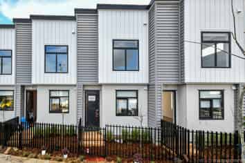 2/22 James Laurie Street, Henderson
