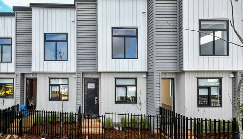 2/22 James Laurie Street, Henderson
