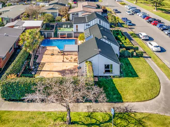 25 Rutherglen Avenue, Ilam