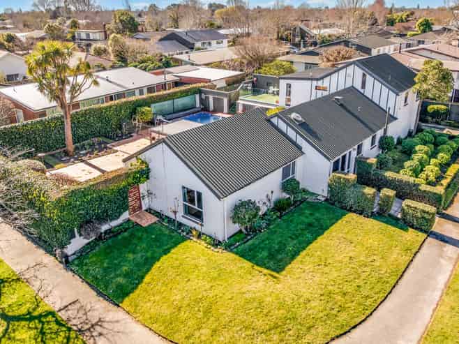 25 Rutherglen Avenue, Ilam
