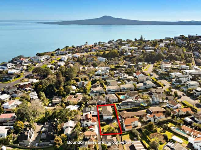 12A Rarangi Road, Saint Heliers