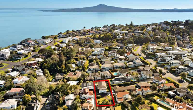 12A Rarangi Road, Saint Heliers
