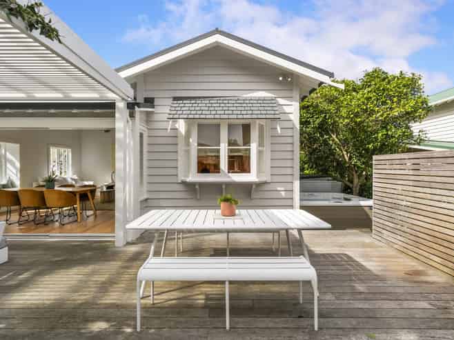 202 Queen Street, Northcote Point