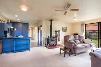 6 Whiting Drive, Wakefield