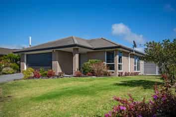 82 Barbados Way, One Tree Point
