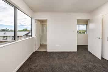 1/569 Hereford Street, Linwood