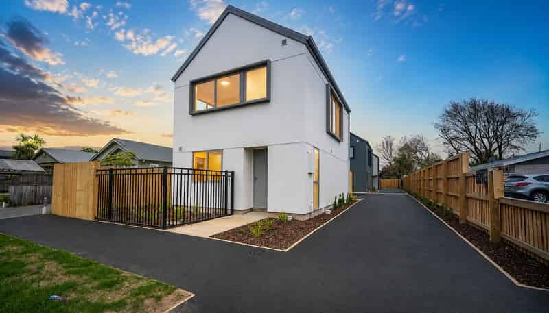 1/569 Hereford Street, Linwood