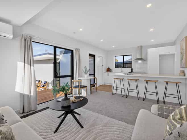 359 Estuary Road, South New Brighton