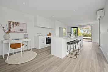5D Riverview Road, Panmure