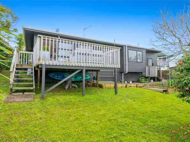 63B Albatross Road, Red Beach