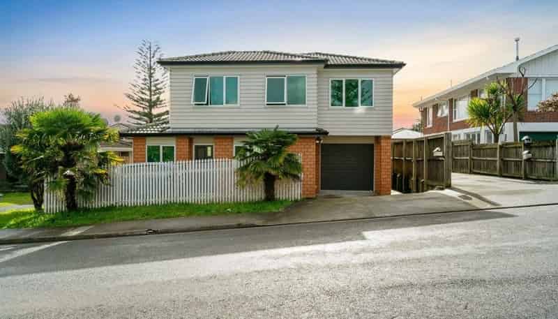11 Lochinver Road, Papatoetoe