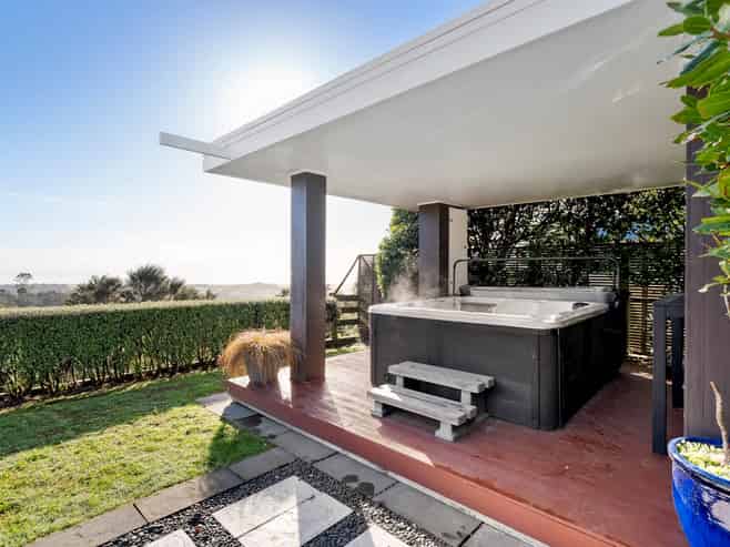 119 Rataroa Road, Miranda